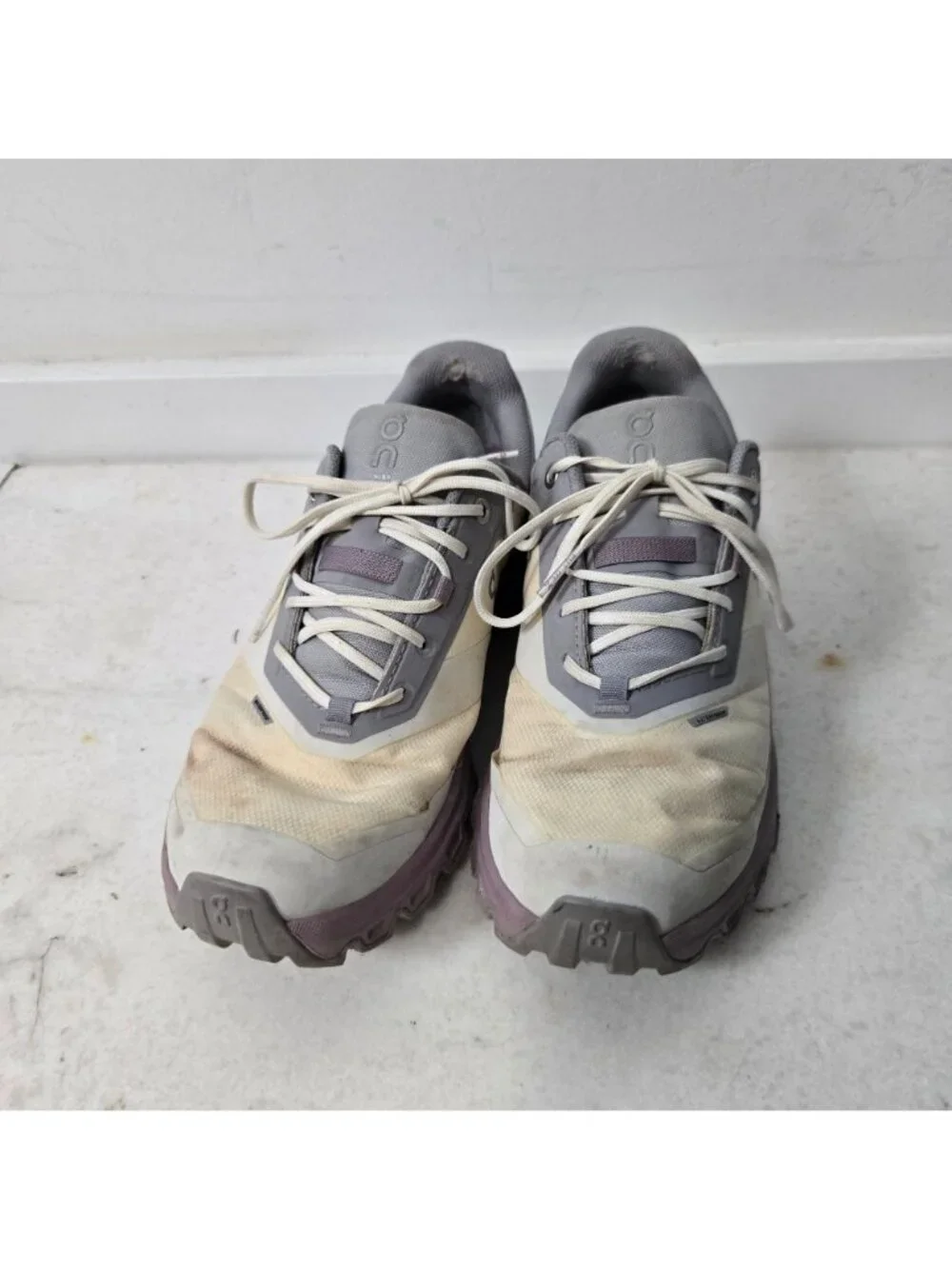 On Cloudventure Women's Size 7 Waterproof in Ice/Heron Running Shoes